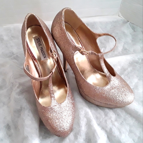 Steve Madden Shoes - Steve Madden Gold Glitter High Heels